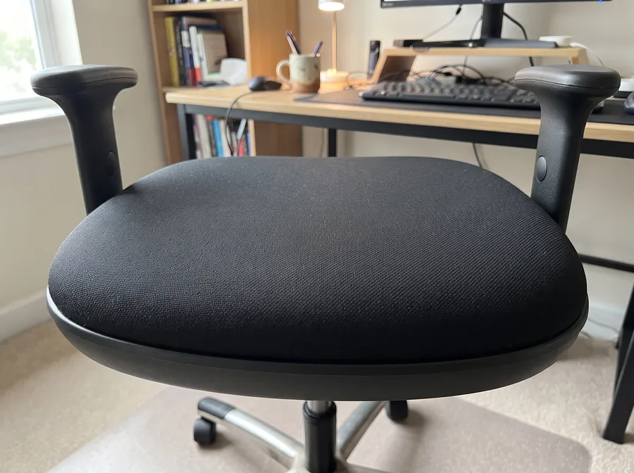 Silla de oficina después de la higienización
